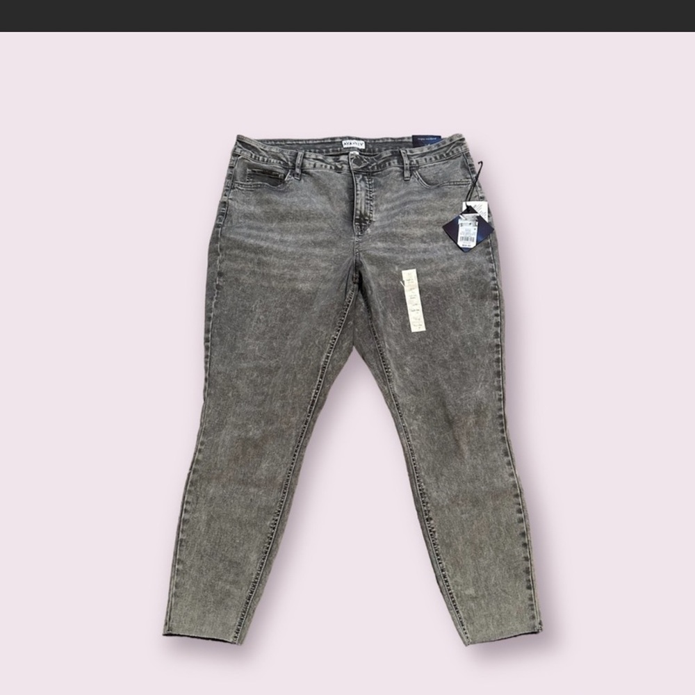 NWT Ava & Viv High Rise Skinny Jeans
